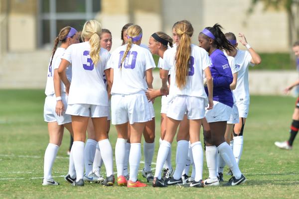 Soccer defeats Illinois State for first win of the season