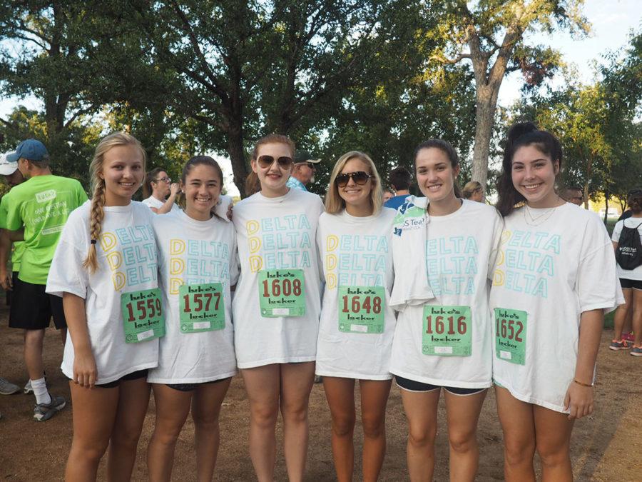 Members of TCUs Delta Delta Delta chapter participate in the Run for Life 5K. 