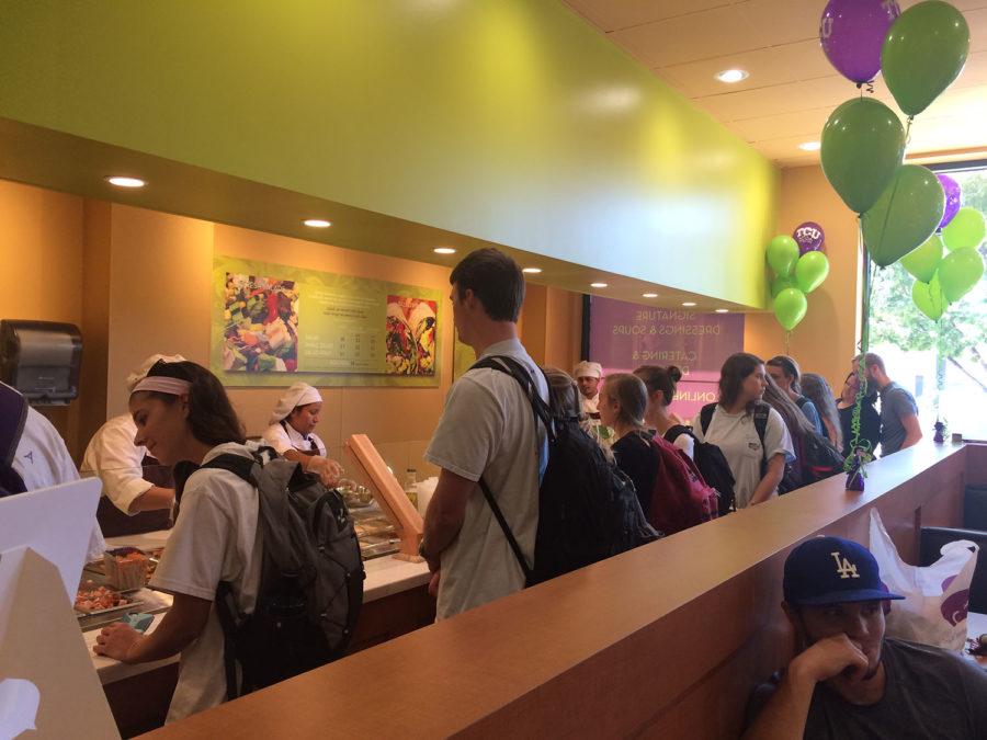 Students+formed+a+long+line+at+the+grand+opening+of+Berry+St.s+Salata.