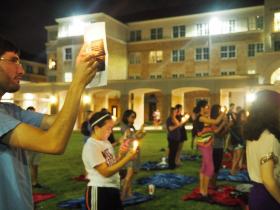 Seventy-five TCU students gathered in the Campus Commons and lit candles representing hope for those who are struggling with thoughts of suicide. 
