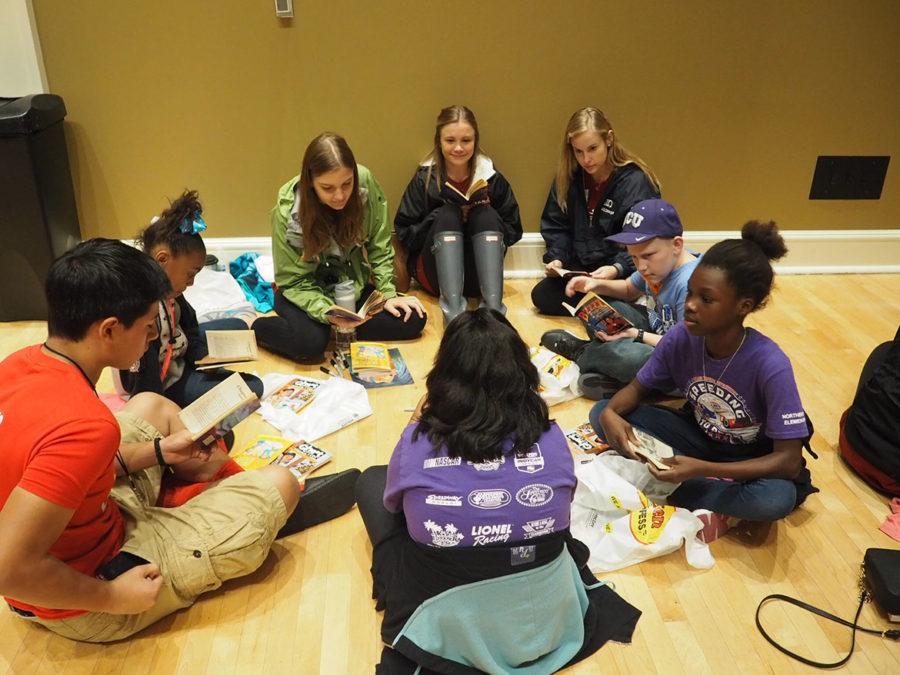 TCU students volunteer with Reading Frogs for the LEAPS day of service.