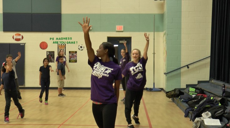TCU students teach dance at Alice Contreras Elementary School