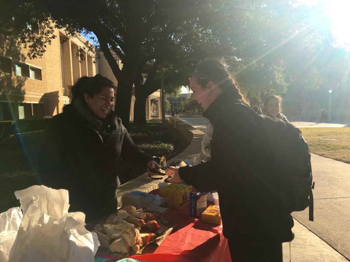 Students enjoyed free pan dulce and hot chocolate. 