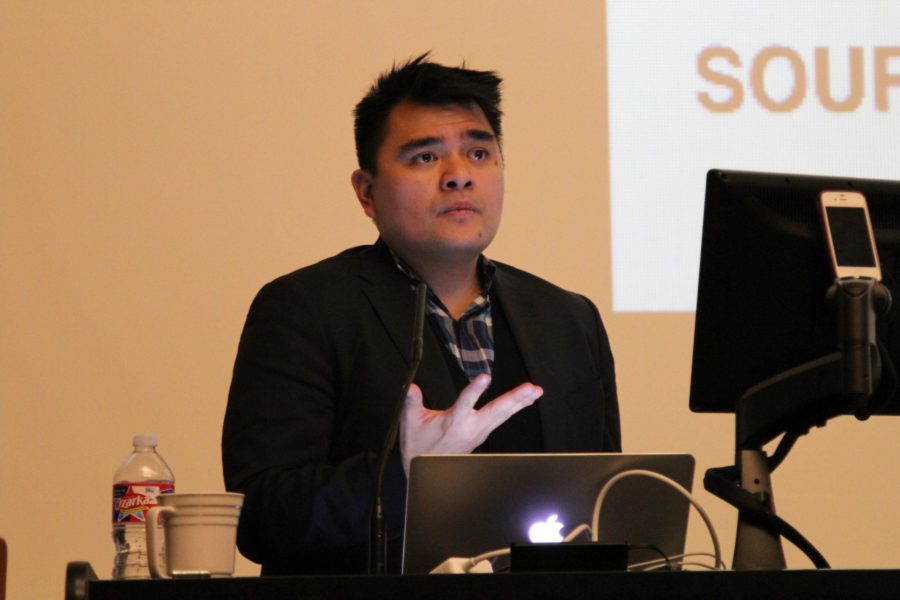 Jose Antonio Vargas shares his experiences related to diversity with students. 