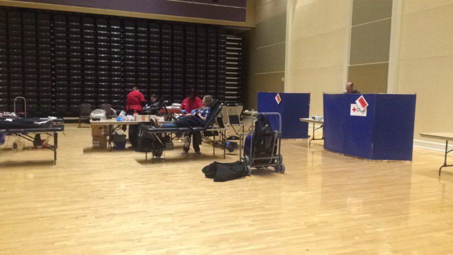 Students+donated+blood+at+the+American+Red+Cross+of+North+Texas+and+theCrews+annual+blood+drive+on+Tues.%2C+Feb.+16%2C+2016.+