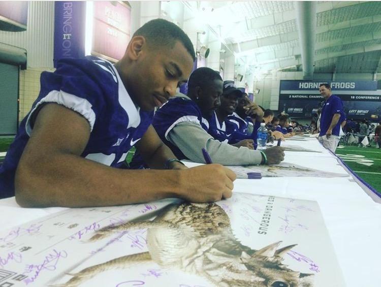 TCU fans came out today to meet this years football team at the Sam Baugh Indoor Practice Facility (Laura Belpedio/TCU 360) 