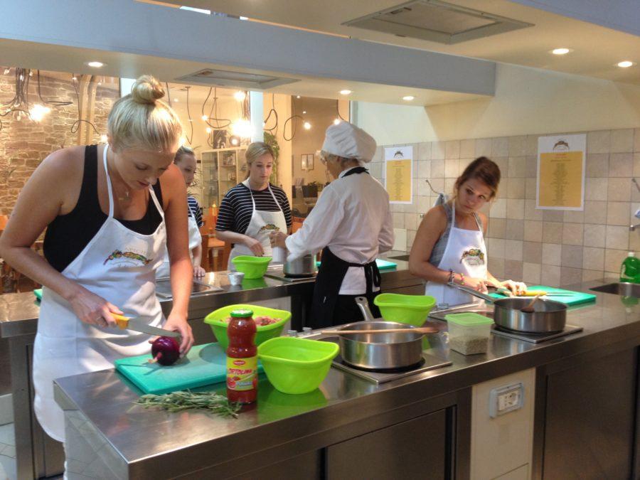 TCU students in Florence, Italy, cook during class. Photo courtesy of TCUs Center for International Studies: Study Abroad office.