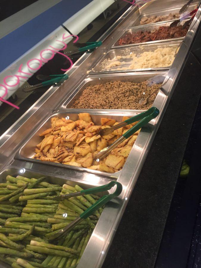 Some of the choices provided for athletes at Training Table (Meagan Thompson/TCU360).