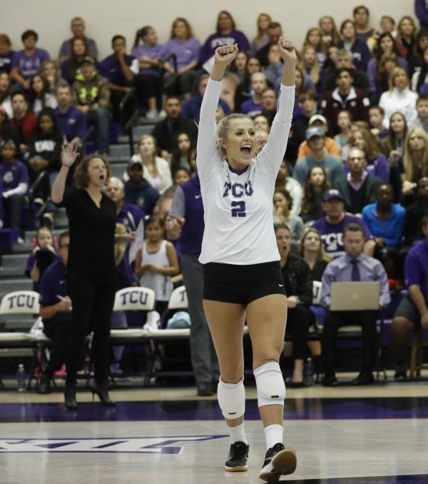 Volleyball+earns+berth+to+NCAA+Tournament+again