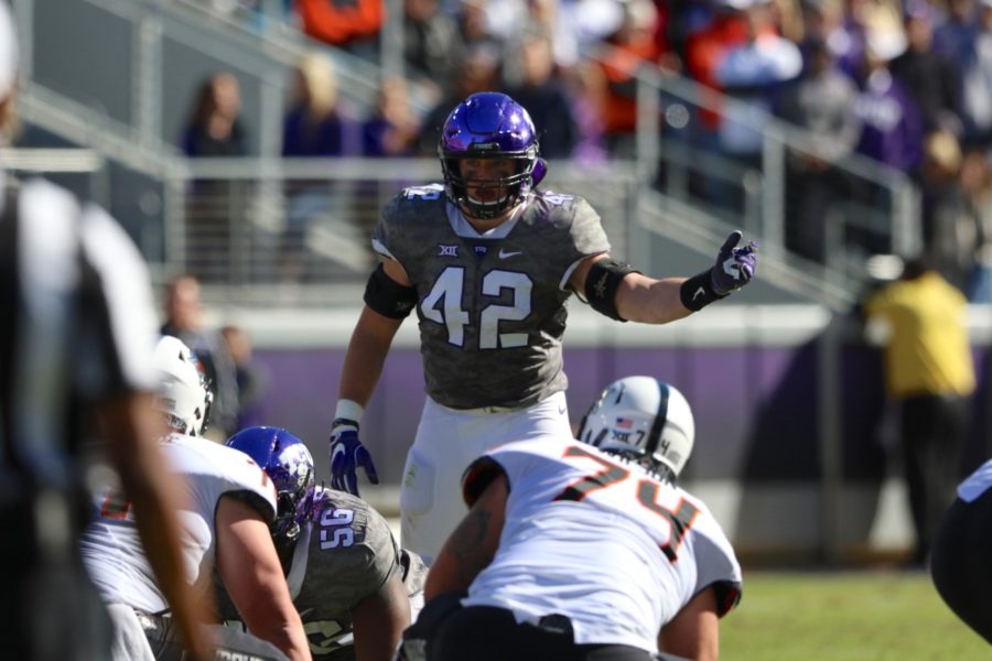 TCU linebacker Ty Summers calls out the defensive signals against Oklahoma State. (Photo Courtesy of Sam Bruton/TCU photographer).