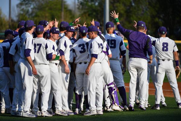 TCU baseball breaks the huddle ready to start a new game. Photo courtesy of GoFrogs.com