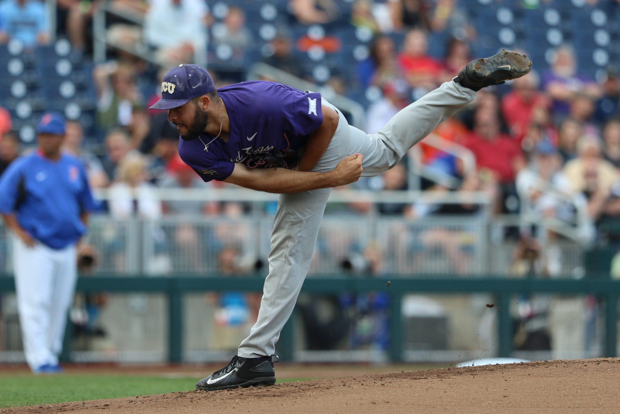 Guthrie's glove work helps Florida get to CWS in Omaha