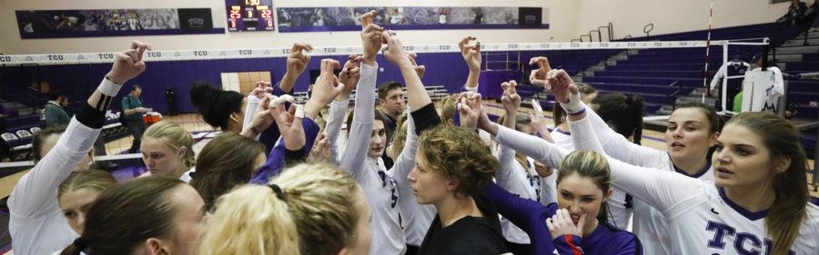 TCU+vs+Green+Bay+volleyball+in+the+National+Invitational+Volleyball+Championship+in+Fort+Worth%2C+Texas+on+December+6%2C+2017.+%28Photo%2FSharon+Ellman%29