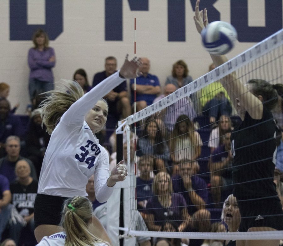 TCU Volleyball improves to 3-0 on season-opening weekend