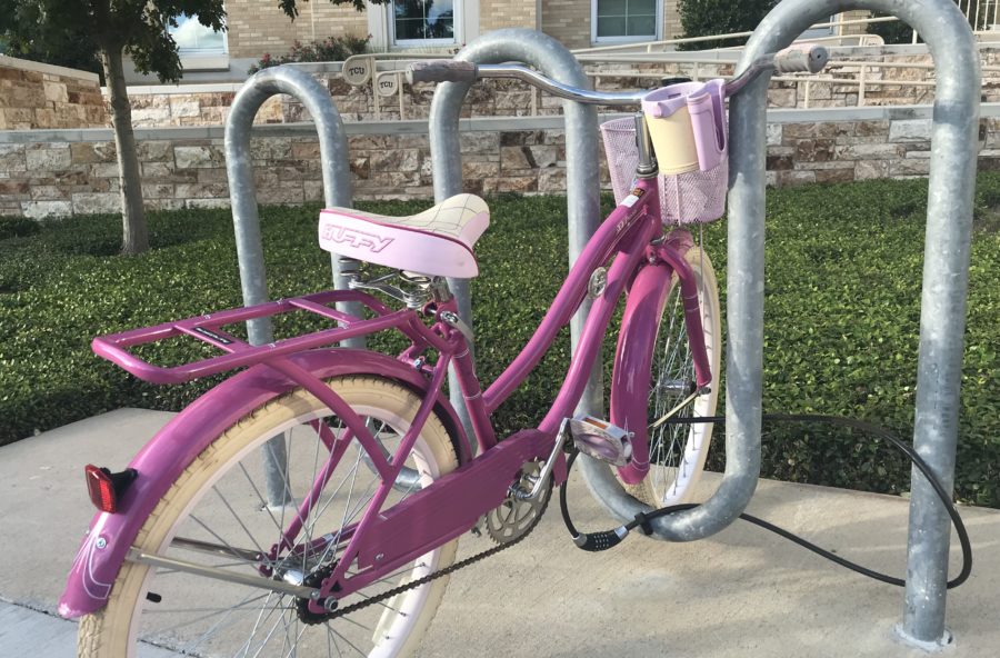 Students arent correctly locking their bikes and are making bike theft more prevalent on campus. Photo courtesy: Marissa Stacy