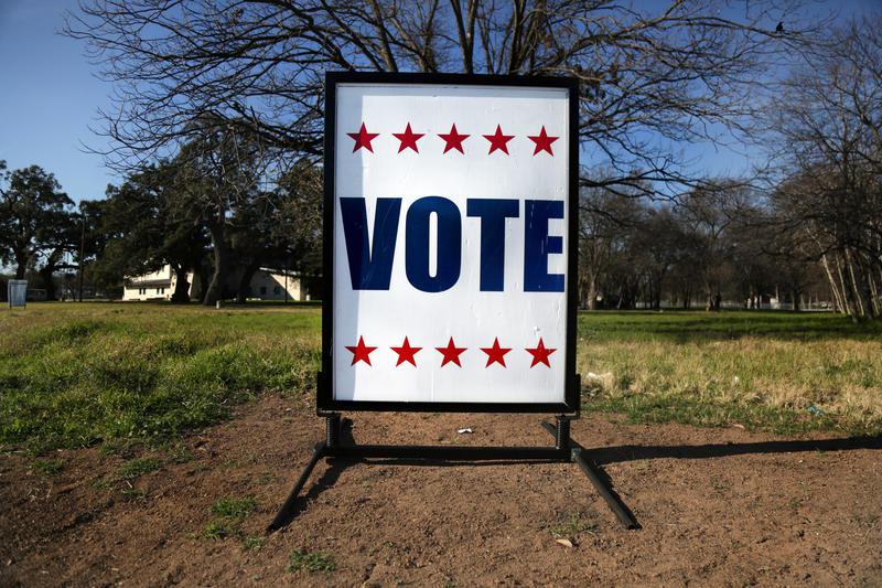 A sign that says Vote placed outside in Dallas. Photo by: Jorge Sanhueza-Lyon/Kut
