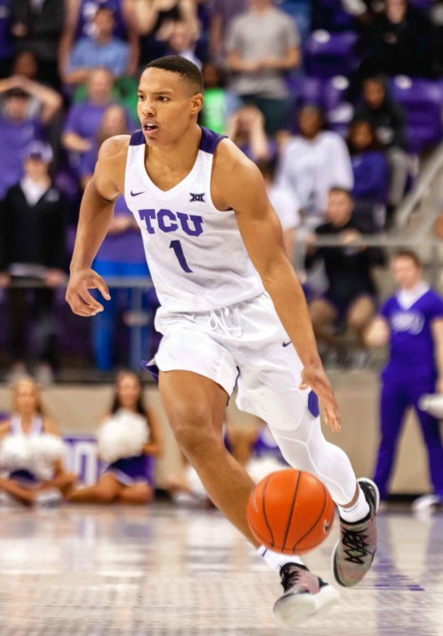 TCU+guard+Desmond+Bane+drives+to+the+hoop+in+the+Horned+Frogs+season+opener+against+Cal-State+Bakersfield.+Photo+by+Cristian+ArguetaSoto.