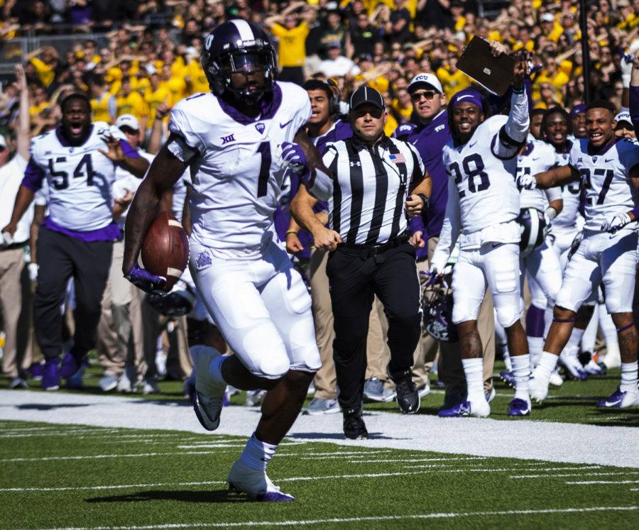 Jalen+Reagors+two+touchdowns+led+the+way+for+a+TCU+offense+that+has+battled+injuries+all+year+long.+Photo+by+Jack+Wallace