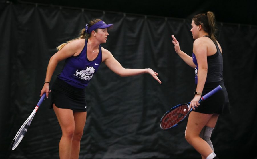 The+team+never+looked+phased+as+they+continued+their+perfect+season+Sunday.+Photo+courtesy%3A+TCU+Womens+Tennis+Twitter+