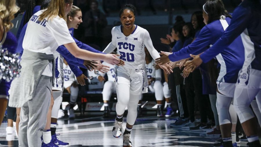 Lauren+Heard+scored+a+career-high+27+points+to+lift+the+Horned+Frogs+to+an+upset+win.++Photo+courtesy+of+GoFrogs.com