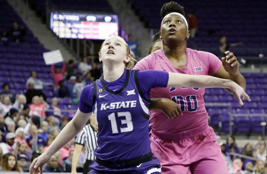 Forward+Amy+Okonkwo+%2800%29+finished+with+15+points+on+five+made+three-pointers+in+the+loss.+Photo+courtesy+of+GoFrogs.com