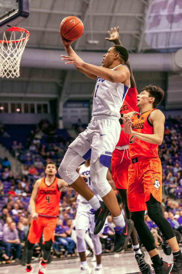 TCU+guard+Desmond+Bane+soars+to+the+hoop+during+his+26-point+performance+that+led+to+a+two-point+victory+over+Oklahoma+State.+Photo+by+Cristian+ArguetaSoto.
