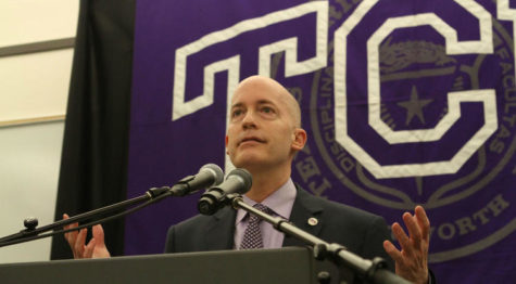 Chancellor Boschini speaks at his annual town hall in March 2013. Photo by TCU 360. 