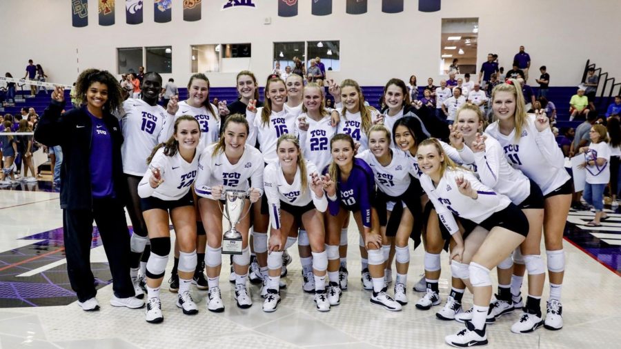 Volleyball edges Auburn to win Add-Ran Cup, 3-2