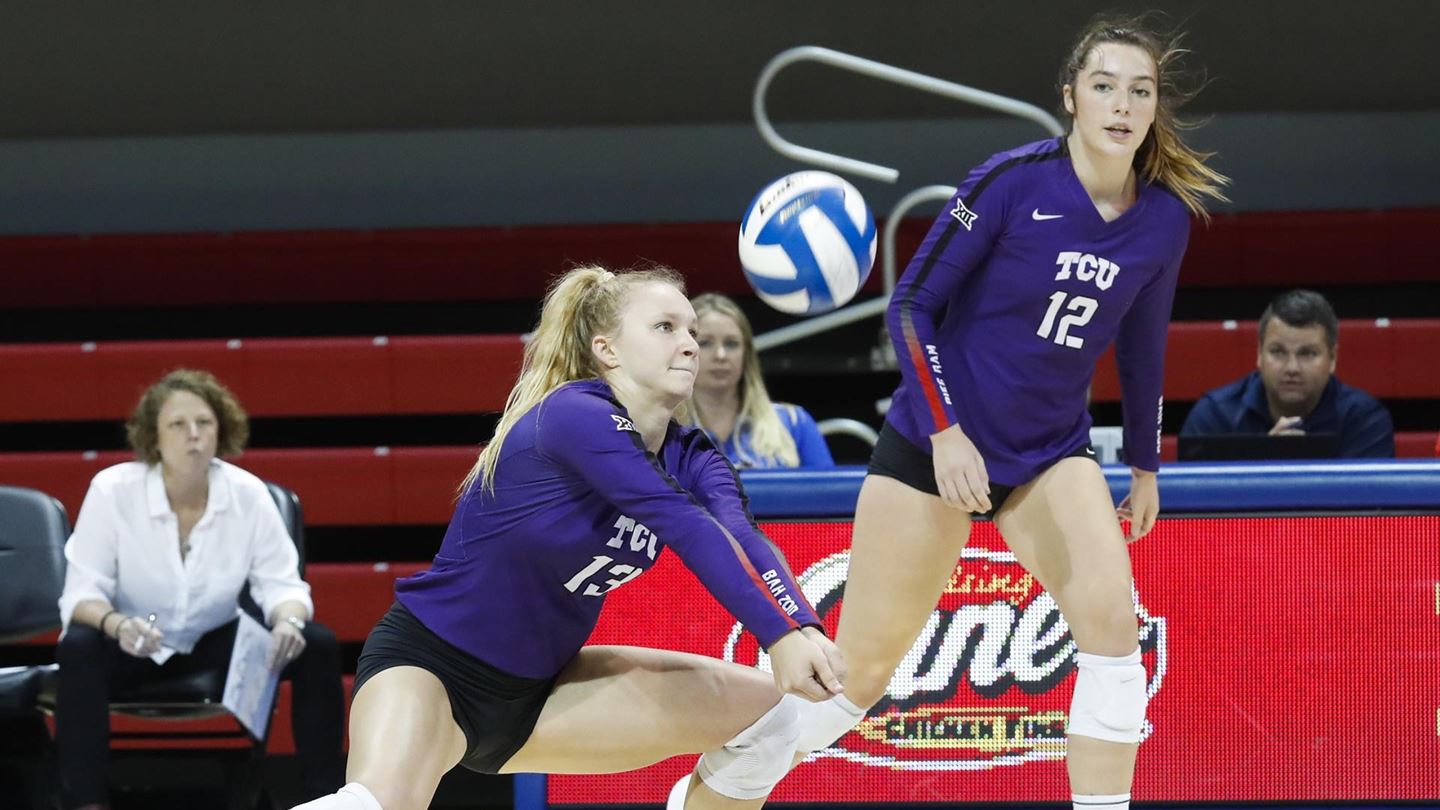 Volleyball swept at SMU TCU 360