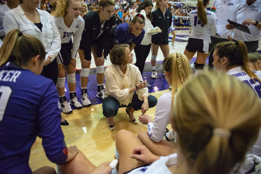 Volleyball swept by No. 6 Texas, remain winless in conference play