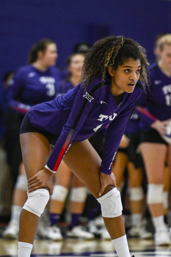 élan McCall had a strong offensive day with 27 kills, 2 blocks and 1 ace. Photo Courtesy of 