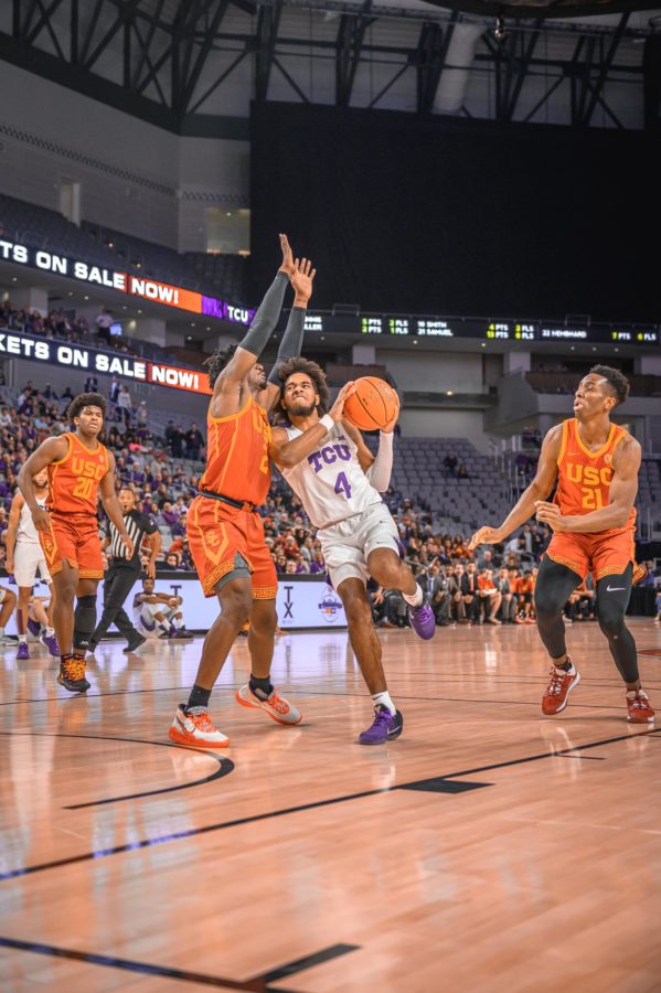 Mens basketball comeback falls just short, Frogs lose in closing seconds to Trojans