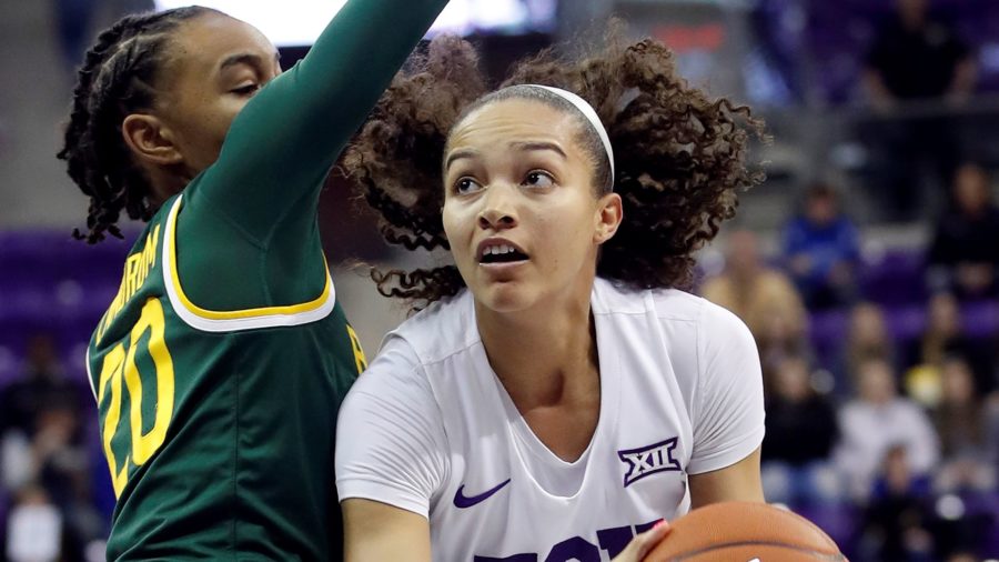 Kiana+Ray+scored+double+digit+points+for+the+13th+time+this+season.+Photo+Courtesy+of+GoFrogs.com