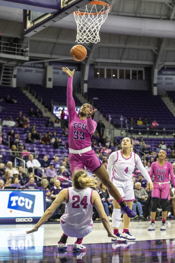Adeola Akomolafe was one of the five starters to have scored double-digit points. Photo by Heesoo Yang.