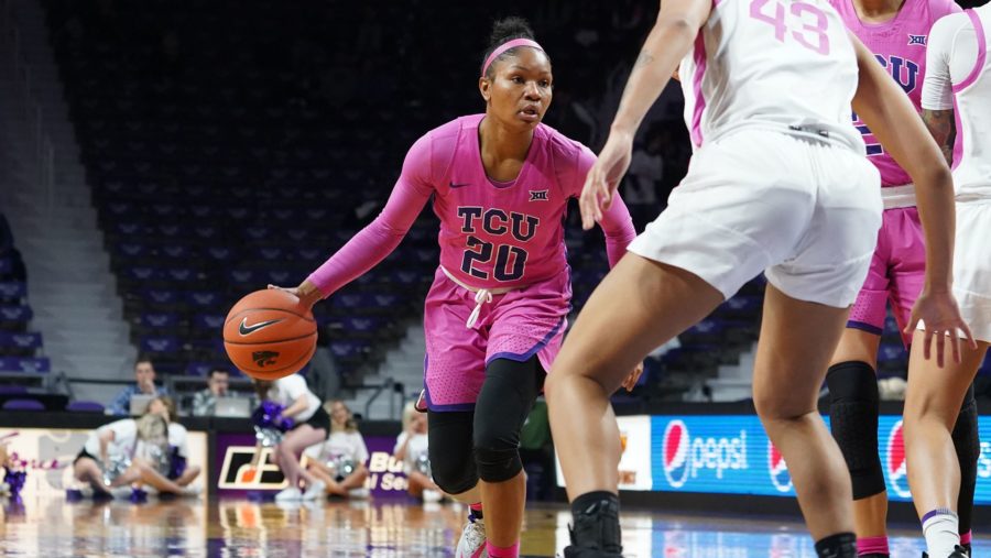Lauren+Heard+has+now+scored+20-plus+points+in+11+games+this+season.+Photo+Courtesy+of+GoFrogs.com