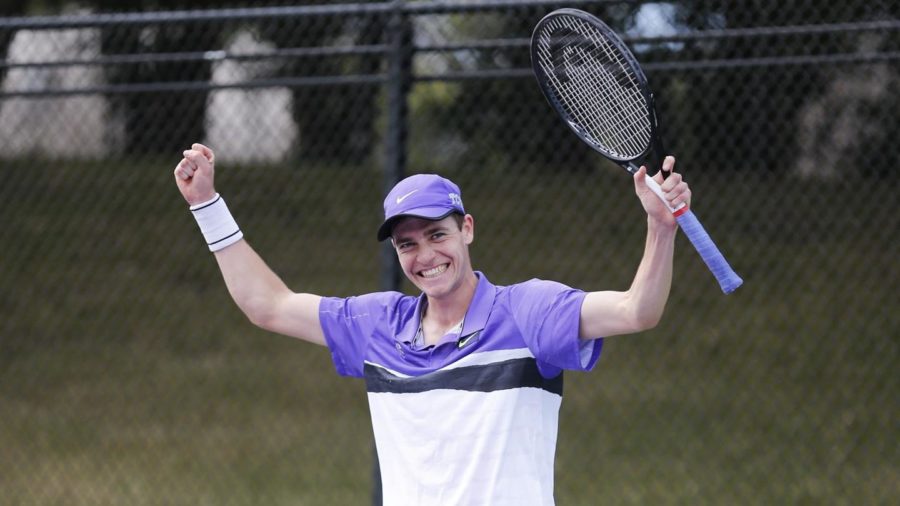 Men’s tennis continues win streak with wins over No. 14 Ole Miss and No. 8 Stanford