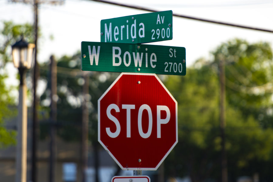 Street sign on Camp Bowie, the location of many local boutiques. (Photo courtesy of TCU360)