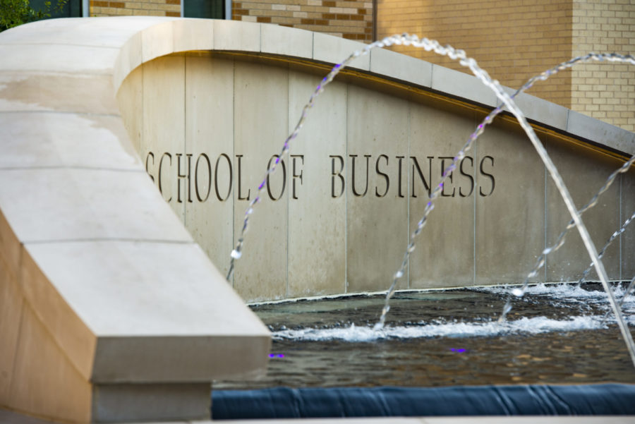 Neeley School of Business
fountain. (Spencer Hays Hall)