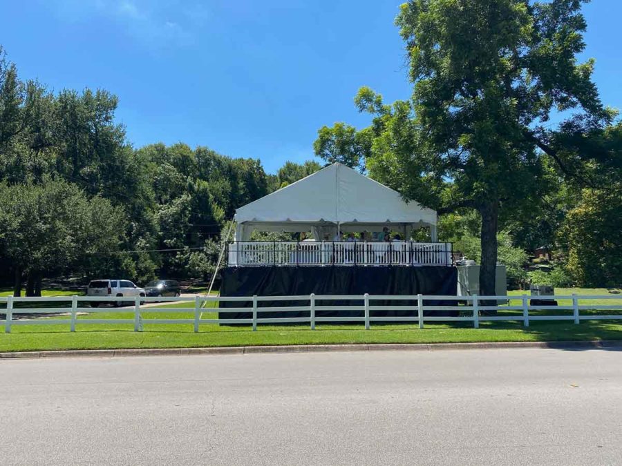 Fans built a makeshift grandstand in order to watch the final round of the Charles Schwab Challenge from their own front yard.