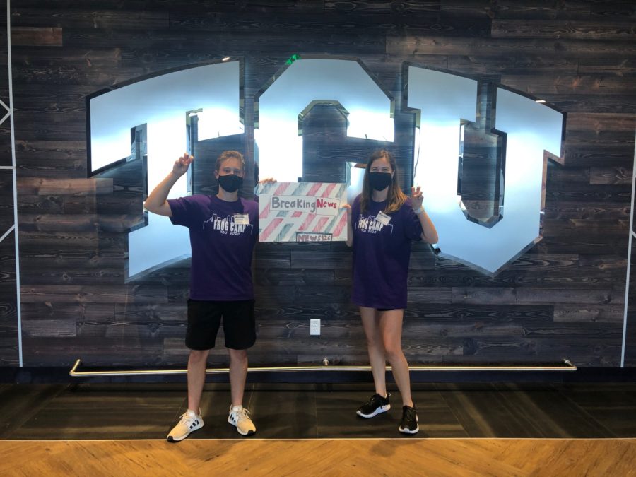 TCU Frog Camp facilitators Austin Fontanes and Rachel Brenk welcome students, both first-years and transfers, to campus Aug. 13. (Photo courtesy of Rachel Brenk)