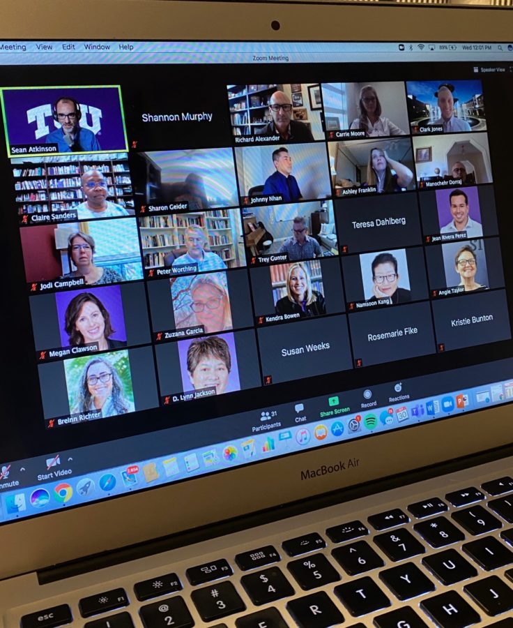 Faculty discuss adapting to hybrid learning on zoom (Shannon Murphy/Line Editor)