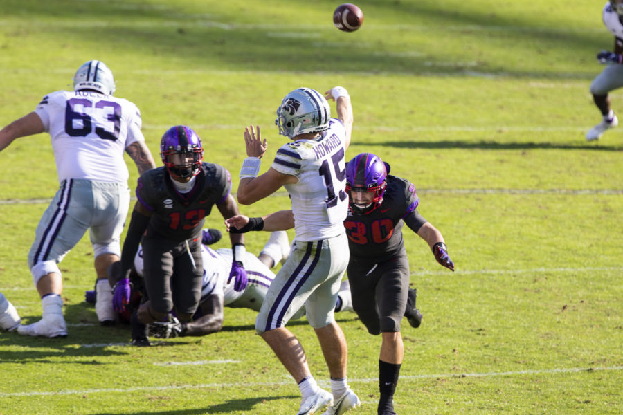 Garrett Wallow puts pressure on KSU quarterback Will Howard.