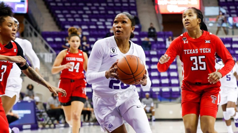 Senior Lauren Heard had her third double-double of the season in the win. (Photo Courtesy of GoFrogs.com)
