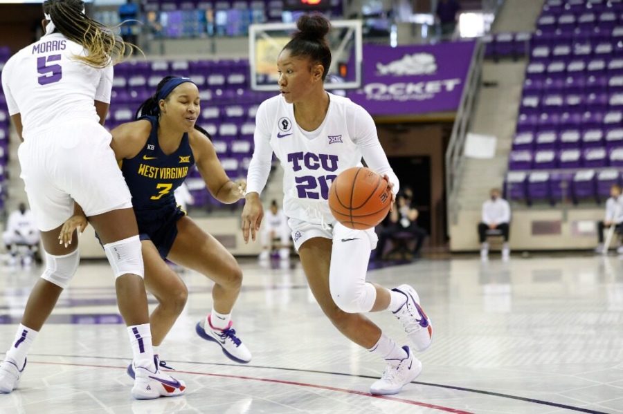 Lauren+Heard+scored+a+career-high+34+points+in+the+loss.+%28Photo+Courtesy+of+GoFrogs.com%29