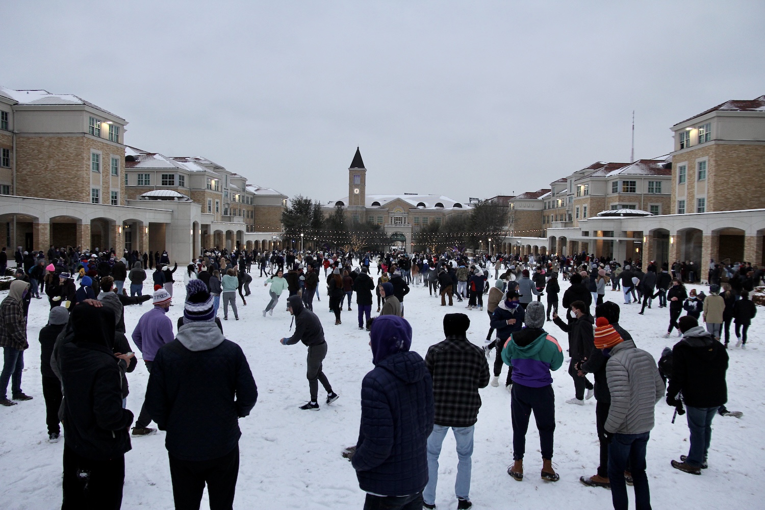 Campus-wide snowball fight