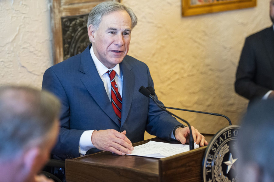Texas+Gov.+Greg+Abbott+delivers+an+announcement+in+Montelongos+Mexican+Restaurant%2C+Tuesday%2C+March+2%2C+2021%2C+in+Lubbock%2C+Texas.++Governor+Abbott+announced+that+he+is+rescinding+executive+orders+that+limit+capacities+for+businesses+and+the+statewide+mask+mandate.+%28Justin+Rex%2FLubbock+Avalanche-Journal+via+AP%29