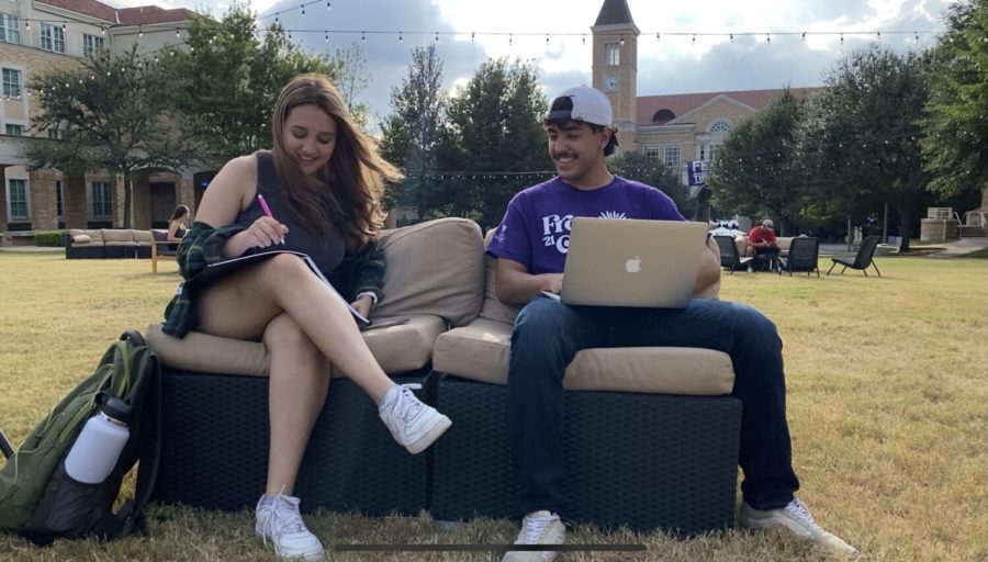 Students enjoy the fresh air and lounge in the community commons at lunch on Saturday, October 9. (Lucy Puente/TCU 360)