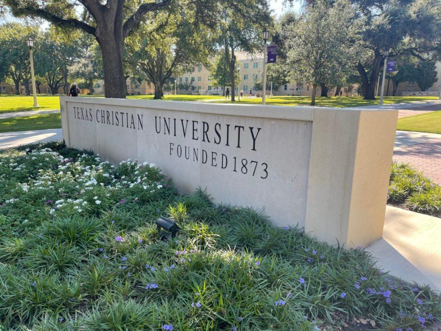 A+Texas+Christian+University+sign+displayed+on+campus+on+Oct.+7%2C+2021.+The+TCU+Board+of+Trustees+approved+an+increase+in+tuition+for+the+2022-23+year.+%28Ella+Gibson%2FStaff+Reporter%29