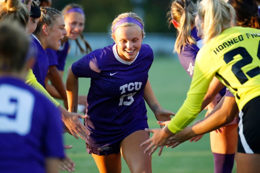 Senior+midfielder+Payton+Crews+in+a+game+against+Oklahoma+State+on+October+28%2C+2019.+%28Photo+courtesy+of%3A+gofrogs.com%29
