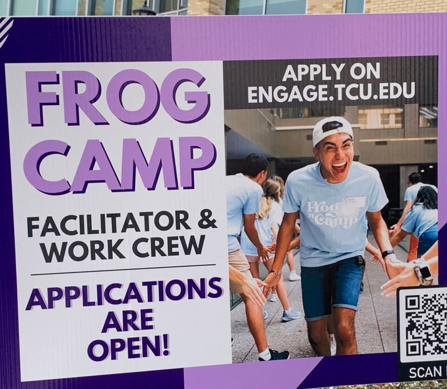 A yard sign for the Frog Camp facilitator and work crew application posted outside of the Neely School of Business (Breana Adams / TCU 360)